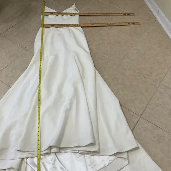 Vow’d Mermaid Trumpet Plunge Wedding Gown women’s Size 4 white train Crepe - Picture 10 of 14